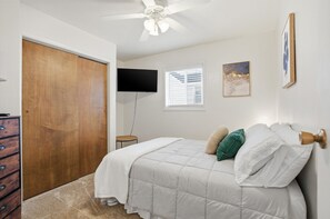 2 sovrum, internet och sängkläder