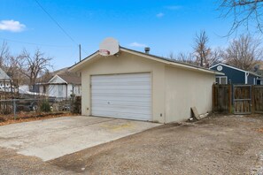 المنطقة المحيطة بالمنشأة