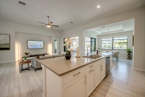 Interior - Villa Bright Side - on water, pool, spa, modern (Cape Coral)