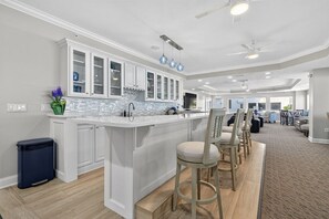 Interior - Wavescape at the Dimucci Towers (Daytona Beach Shores)