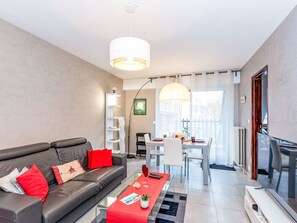 TV - Pomellec by Interhome (Saint Malo)