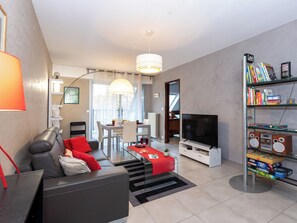 TV - Pomellec by Interhome (Saint Malo)