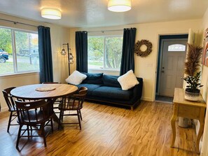 Smart TV - 8th Street Bungalow (Polson)
