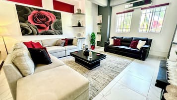 ๋ญ์
๋ฆฌ ์ฝ๋, ๋ฐ์ฝ๋, ์๋ด ์ ๋ง | ๊ฑฐ์ค ๊ณต๊ฐ