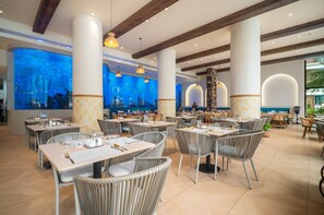 Restaurant - Premier Kora 3-bedroom Apartment E333 Beachfront (Choeng Thale)