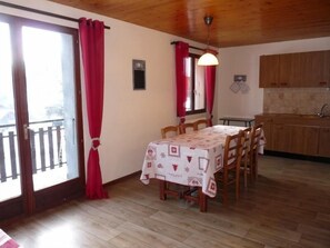 Dining - LA TRANSHUMANCE - LA GIETTAZ (LA GIETTAZ)