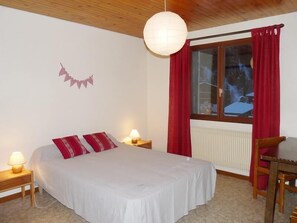 6 chambres, fer et planche à repasser, lit parapluie, Wi-Fi gratuit
