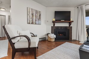 Interior - C309 Shadow Run: *Renovated & Updated* Walk to Slopes, Pool & Hot Tubs (Steamboat Springs)