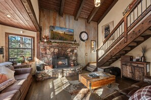 Smart TV, fireplace, table football - Black Bear Lodge at Moonridge - Close to Slopes, Modern, Hot Tub, Fireplace, Deck (Big Bear Lake)