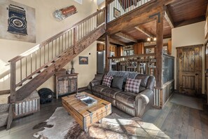 Smart TV, fireplace, table football - Black Bear Lodge at Moonridge - Close to Slopes, Modern, Hot Tub, Fireplace, Deck (Big Bear Lake)