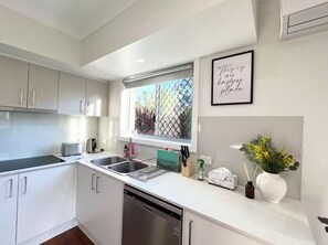 Ofen, Herdplatte, Geschirrspüler