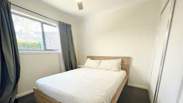 3 Schlafzimmer, Bügeleisen/Bügelbrett, WLAN, Bettwäsche