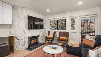 Smart-TV, peis og DVD-spiller