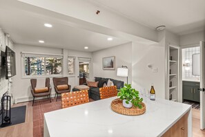 Smart-TV, peis og DVD-spiller