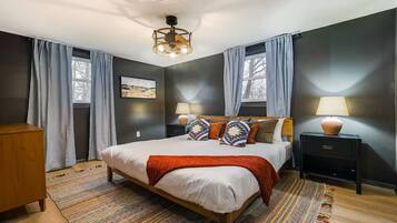 5 bedrooms, iron/ironing board, free WiFi, bed sheets