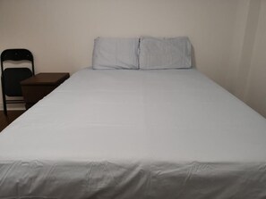 5 bedrooms, Internet, bed sheets - Cozy Private Rooms in Basement (Richmond Hill)