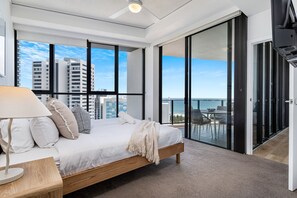 2 bedrooms, iron/ironing board, WiFi, bed sheets - Sierra Views Broadbeach (Broadbeach)