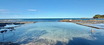 Serene 3-bedroom Villa in charming Boat Harbour Gerringong for relaxing stays