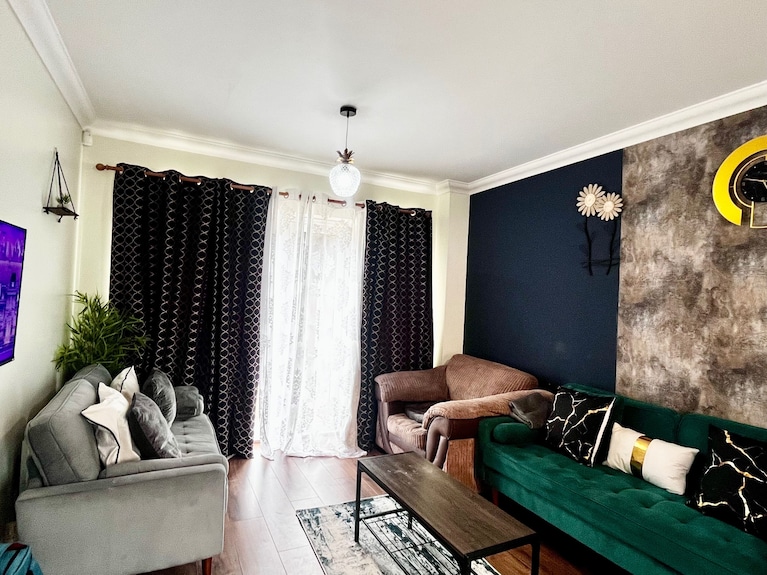 House - Sleeps 8 - Garden - Parking - Canterbury