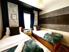 4 bedrooms, WiFi, bed sheets