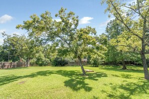 Property grounds - Cozy, Comfortable Home-Away-From-Home. Space for Work & Relaxation. (Mobile)