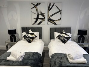 Bügeleisen/Bügelbrett, WLAN, Bettwäsche