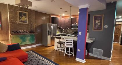 Peaceful 1-bedroom apartment with AC in vibrant Chicago