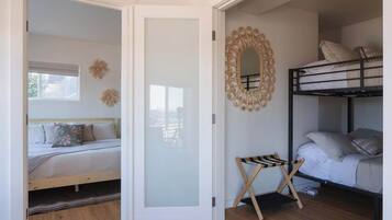 3 chambres, fer et planche Ă repasser, Wi-Fi, draps fournis