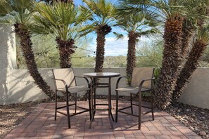 Outdoor dining - Newly Remodeled Foothills Home with Heated Pool, Inground Spa, 2-Car Garage (Tucson)