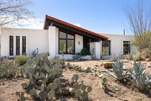 Exterior - Newly Remodeled Foothills Home with Heated Pool, Inground Spa, 2-Car Garage (Tucson)