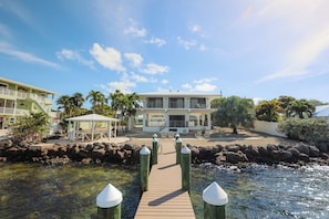 Exterior - Gulfside Gem   2bed/2bath Open Water Waterfront Escape (Marathon)