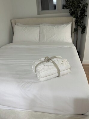 Free WiFi - Luxe 1BR Oasis - Prime NY Stay (Yonkers)