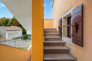 Property grounds - Apartment Iva 2, Krmed, Croatia (Krmed)