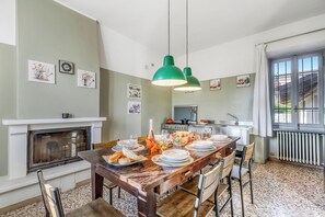 Dining - Villino Maria private garden&relax, Angera, Italy (Angera)