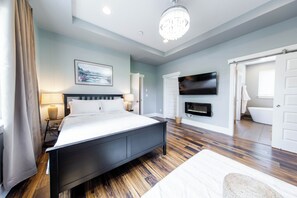 4 slaapkamers, een bureau, een strijkplank/strijkijzer, reisbedje