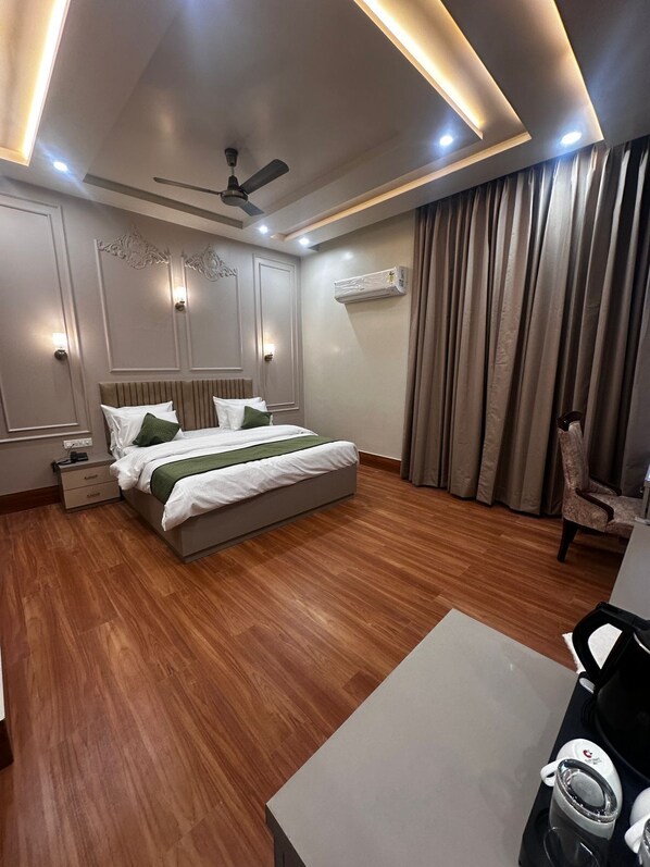 WiFi, bed sheets