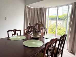 Dining - Home with heart, on one of the most delightful streets in the centre (Christchurch)