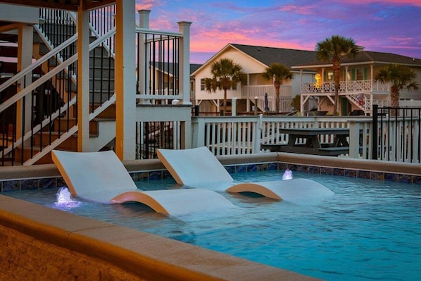A heated pool - Channel-Front 5BR w/ Heated Pool, Hot Tub, Kayaks (North Myrtle Beach)