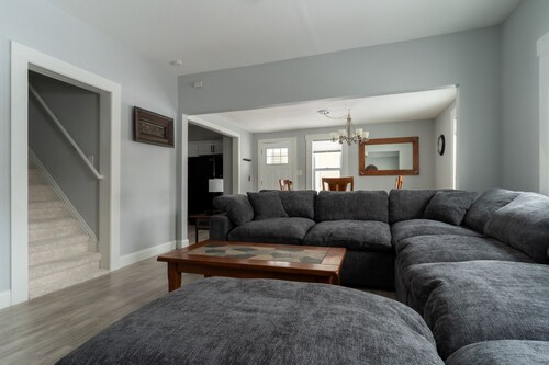 Newly Renovated 4BR Home in the Heart of Hays – Walk to Dining & Downtown