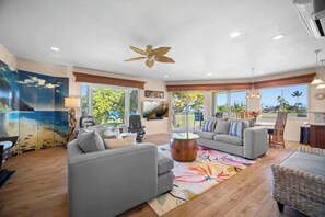 Smart TV, offices - NEW! Sunset Cove Hale, Breathtaking View, Pool, AC (Princeville)