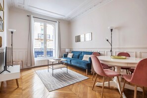 Fernseher, Stereoanlage