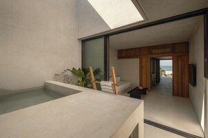 Habitación clásica, balcón, vistas al mar | Piscina privada