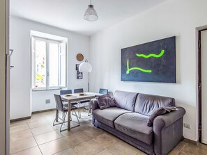 TV - Il Piccolo by Interhome (Roma: Vaticano)