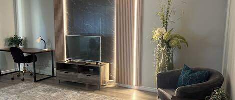 Strygejern/strygebræt, internetforbindelse, sengetøj