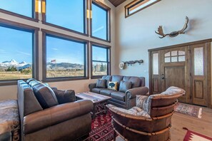 TV, fireplace, offices - Teton Homestead: Wydaho Mac's Mountain Home (Driggs)