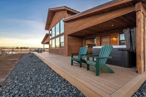 Terrace/patio - Teton Homestead: Wydaho Mac's Mountain Home (Driggs)