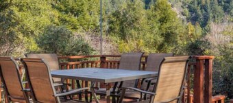 Mountain Home with Peaceful Vibes