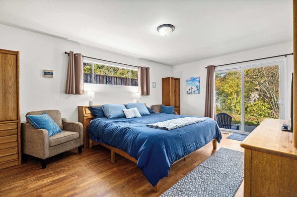3 bedrooms, iron/ironing board, travel crib, WiFi