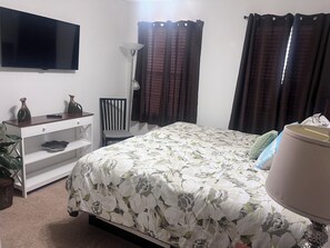3 bedrooms, iron/ironing board, WiFi, bed sheets - Moana’s 3-bedroom Holiday Oasis in Kissimmee (Kissimmee)