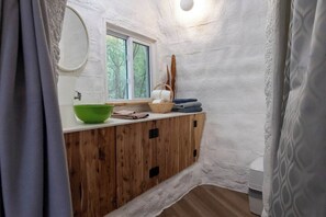 Toallas, jabón, papel higiénico